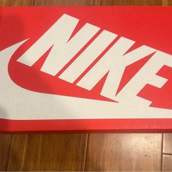 Nike women’s Dunk Low Premium - Picture 5 of 6